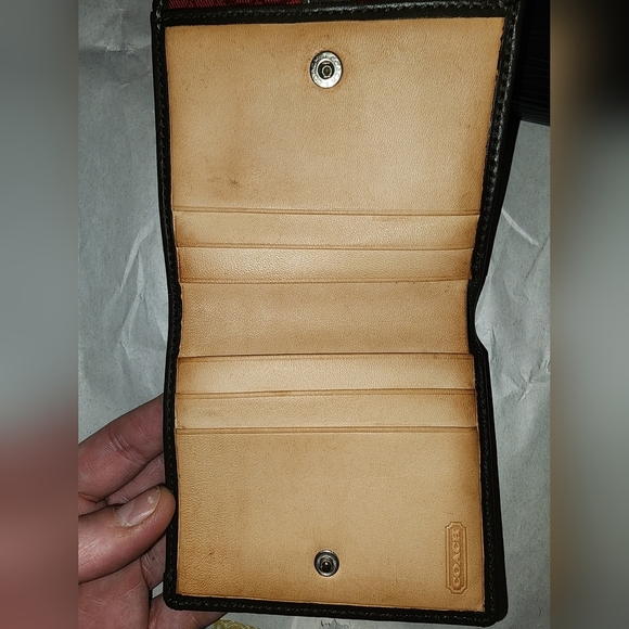 Guc little red coach wallet see pics - Picture 9 of 11